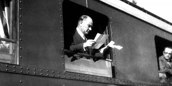 tren Atatürk Kütahya Tren Garında